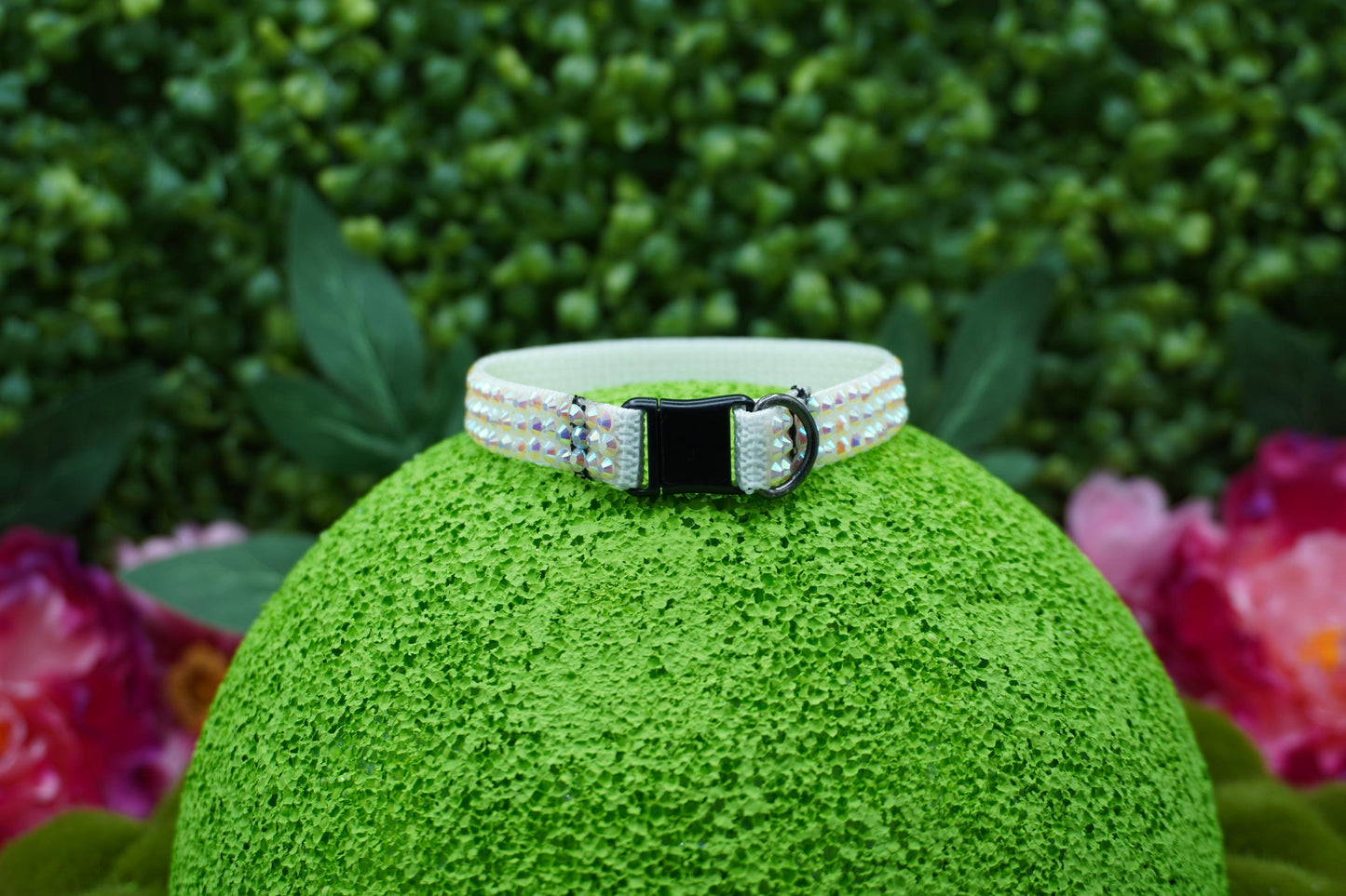 White Diamond Dazzle: Handmade White Rhinestone Cat Collar – Fancy Rhinestone Kitten Collar with Breakaway Clasp