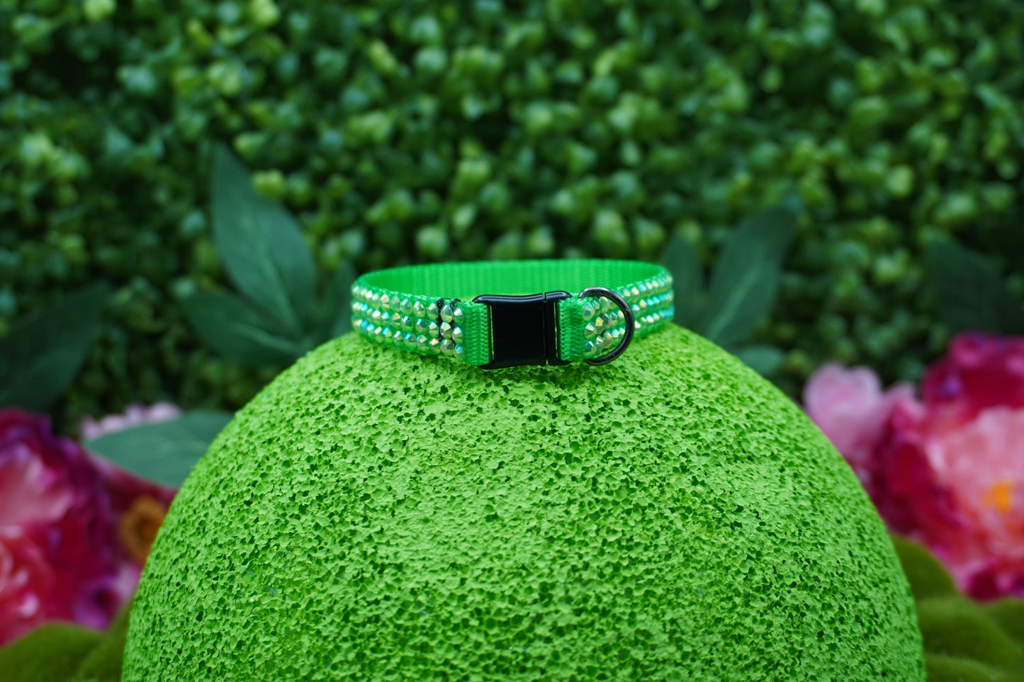 Emerald Envy: Handmade Green Rhinestone Cat Collar – Stylish Rhinestone Cat Collar with Secure Breakaway Closure