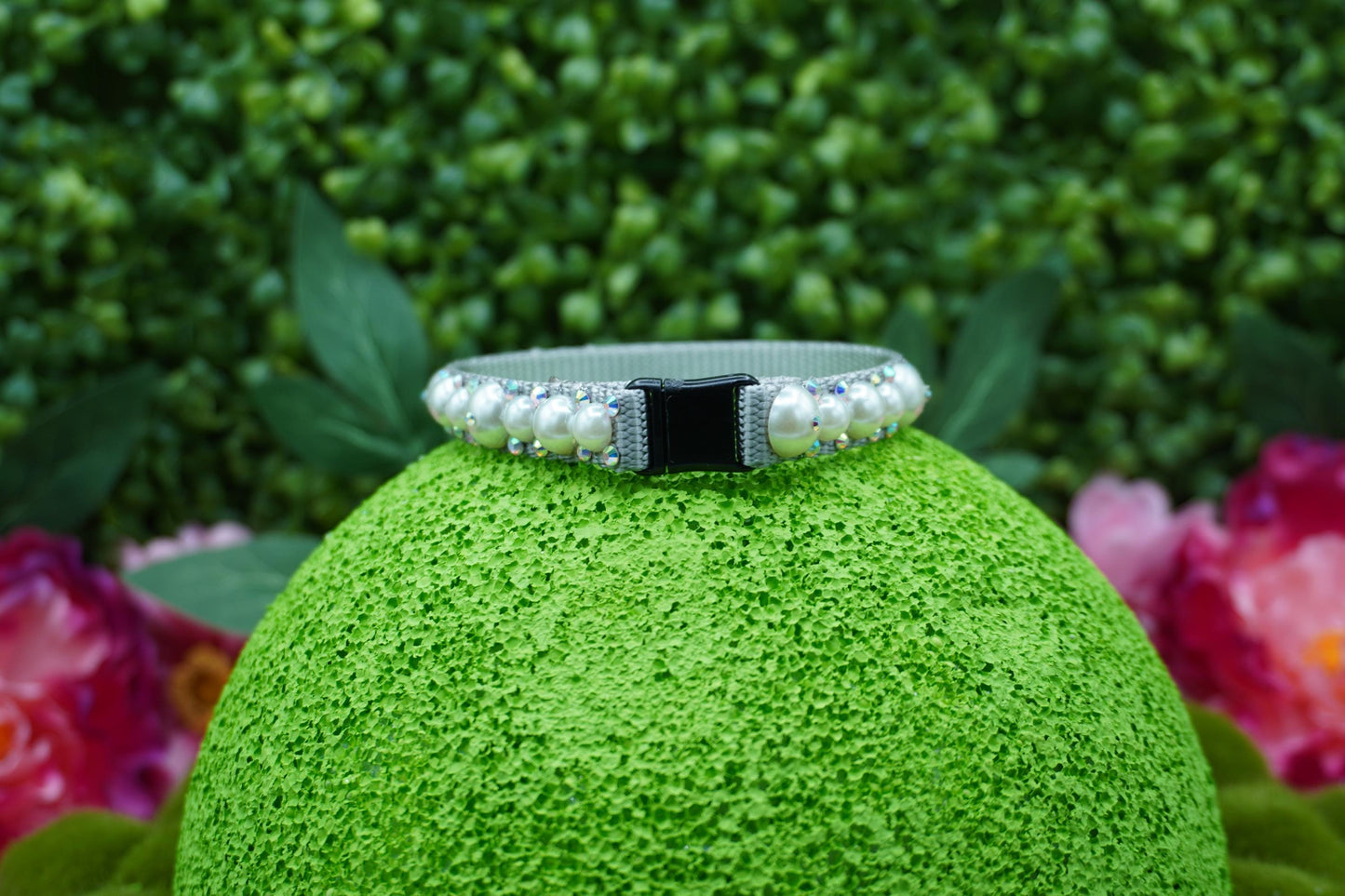 Silver Pearl Sparkle: Handmade Silver Pearl & Rhinestone Cat Collar – Elegant Cat Collar with Pearls and Safety Breakaway